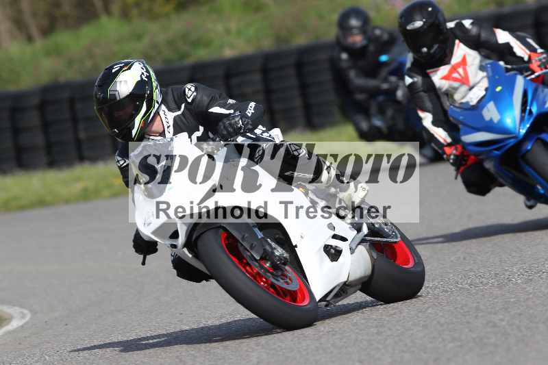 /Archiv-2023/06 10.04.2023 Moto Club Anneau du Rhin/Blanc-Novice/4